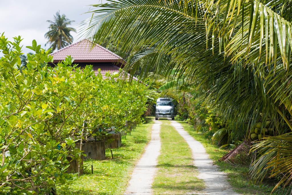 Lantala Residence Takua Thung Bagian luar foto